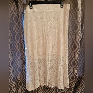 Torrid Cream colored crochet Maxi skirt. Size 2